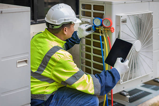 Professional Hvac technician working in Derwood, MD